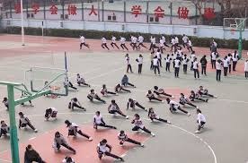 拉齐奥球迷抗议俱乐部导致球场空荡荡，洛蒂托：我不接受威胁