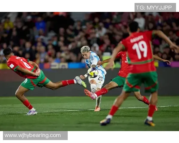 门兴总监：非常期待高井幸大的表现，他的合同中有亮点